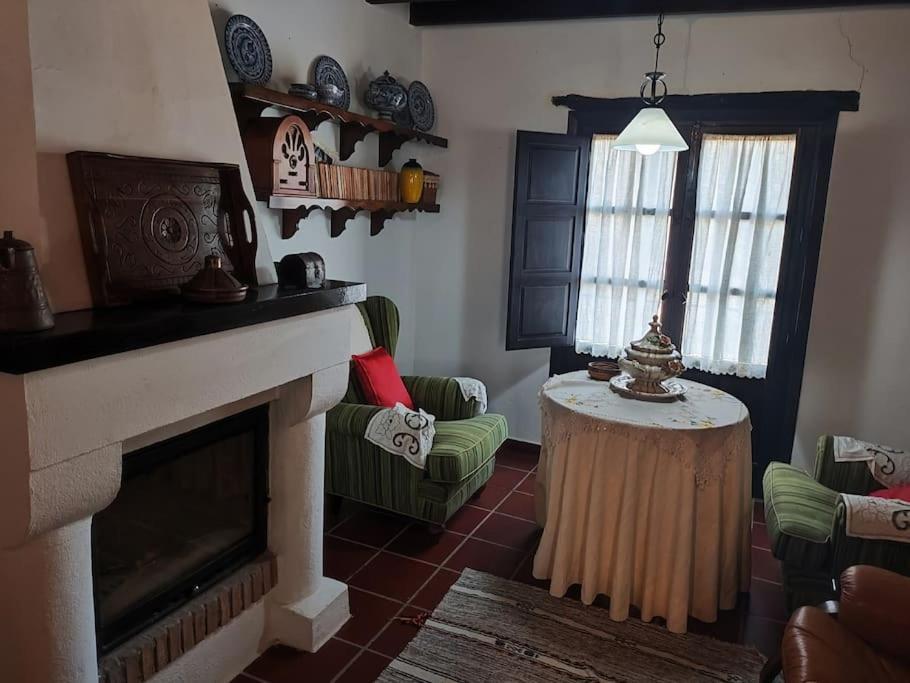 Casa En El Valle De Guainosaltos Адра Экстерьер фото